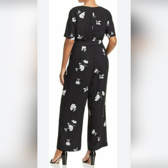 Vince Camuto Tossed Flowers Black White Floral printed Elbow Sleeve Jumpsuit 14 - Picture 4 of 15